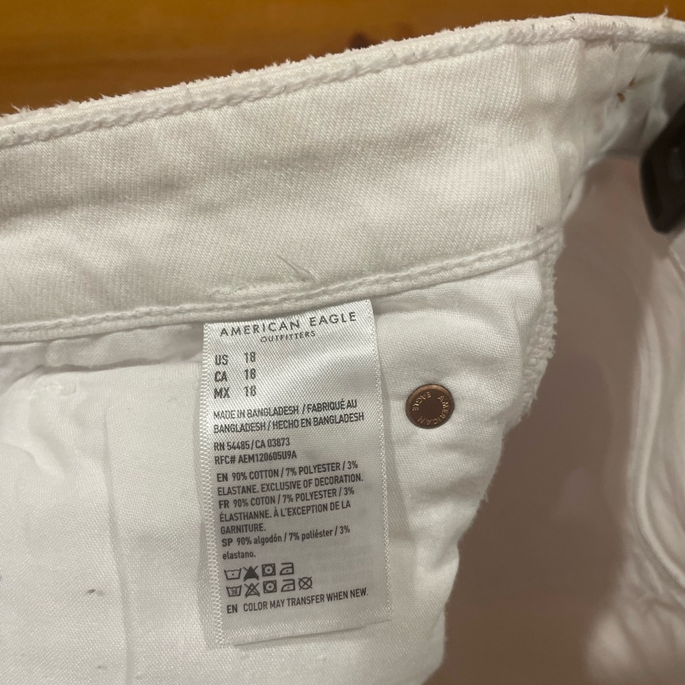 White Frayed Hem American Eagle High V-Rise Shortie Size 18 - Picture 6 of 6
